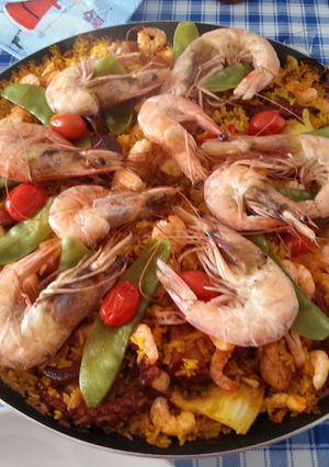 Una foto de Paella valenciana
