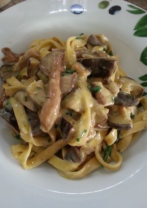 Una foto de Pasta con setas / hongos