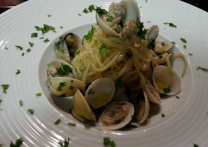 Recipe of Homemade Spaguetti Alle Vongole