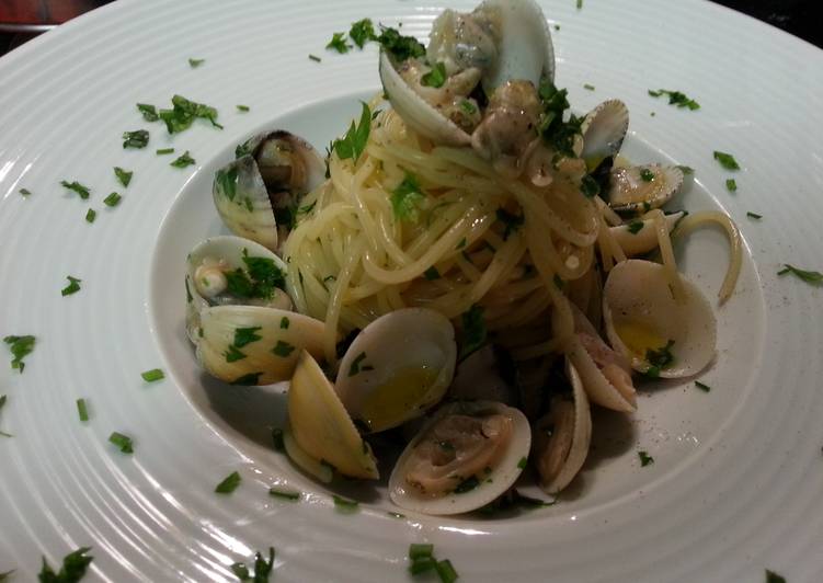 Easiest Way to Prepare Homemade Spaguetti Alle Vongole