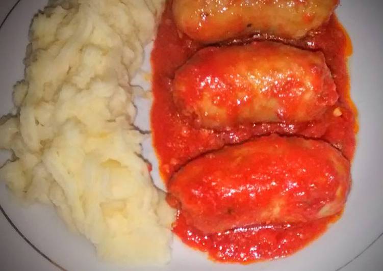 Salchichas o chorizos al pomodoro (Salsiccia Pomodoro Puré)