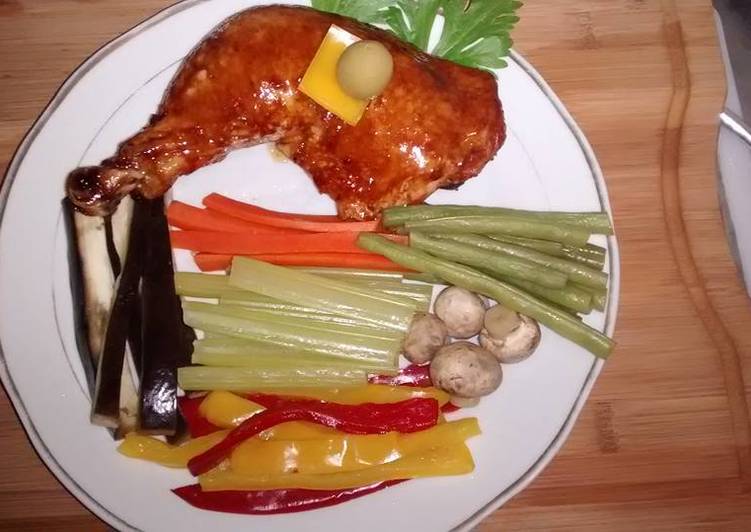 Pollo de campo braseado con salsa barbacoa Receta de Javier Roblero