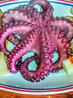 Una foto de Pulpo a la gallega