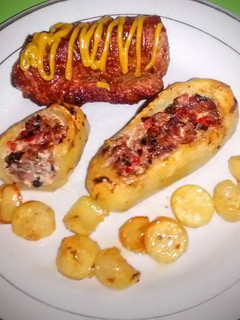 Una foto de Papas rellenas de panceta y solomillo de cerdo