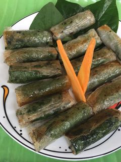 Hình của món Nem lá lốt kiểu Nghệ An.