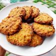 Thin and Crispy Oatmel Raisin Cookies