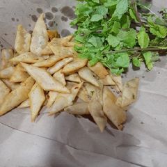 Mint Namak Para A picture of Mint Namak Para.