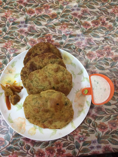 A picture of Masala puri.