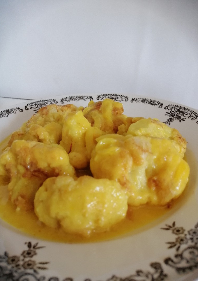 Una foto de Coliflor en salsa de azafrán