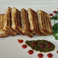 A picture of Oats veggies sandwich.
