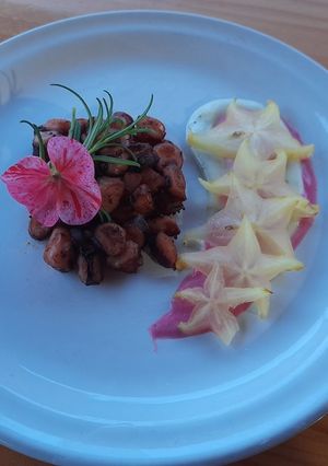 Una foto de Pulpo al vino estrellado como Van Gogh