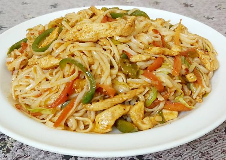 Chinese chicken noodles