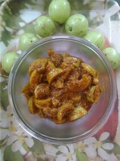 आवळा लोणचं (aavla lonche recipe in marathi) रेसिपी चे मुख्य फोटो