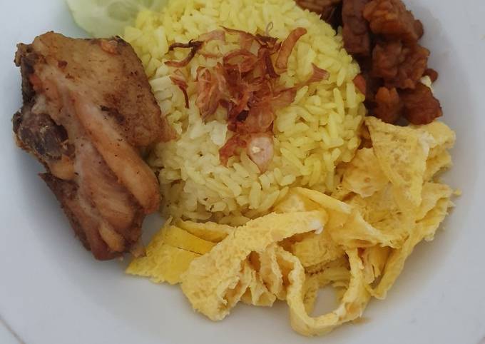 Nasi Kuning Rumahan