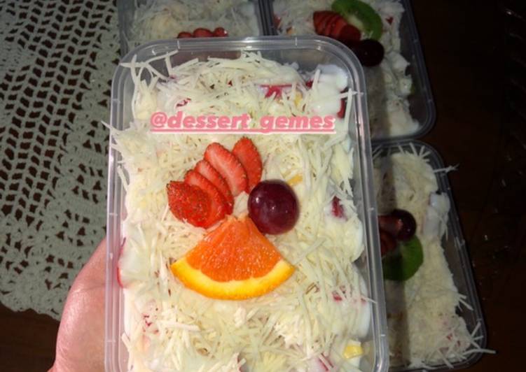 Cara Gampang Menyiapkan Salad buah creamy yang Lezat Sekali