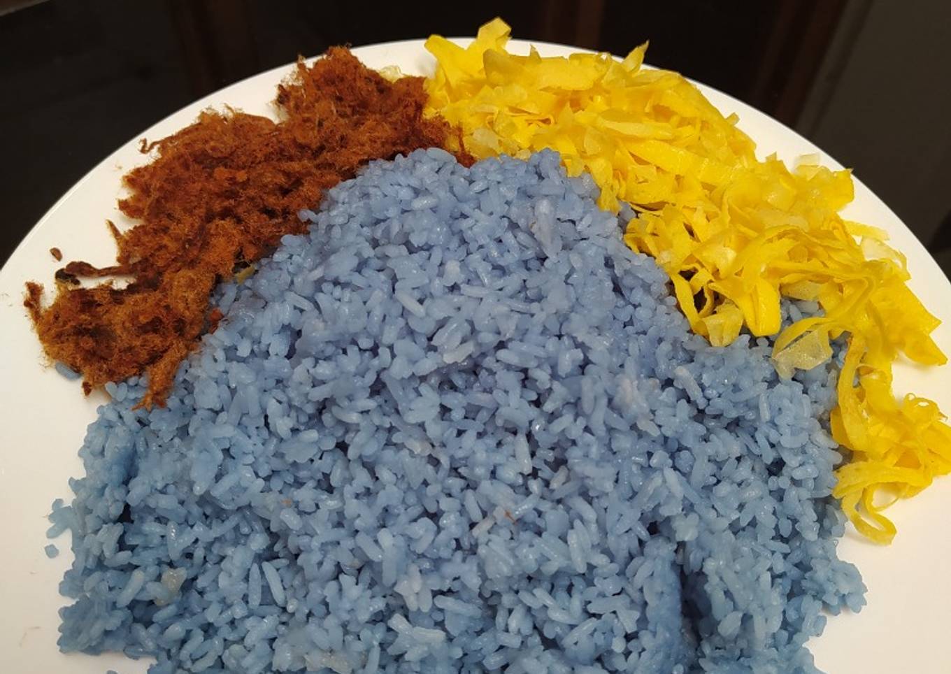 Nasi biru bunga telang