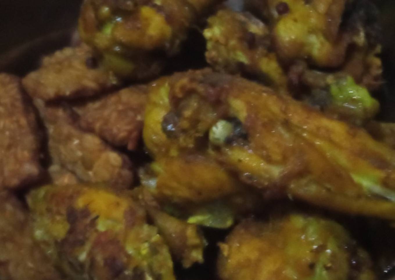 Ayam goreng kuning
