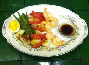 Una foto de Camarones Niçoise 2 ©