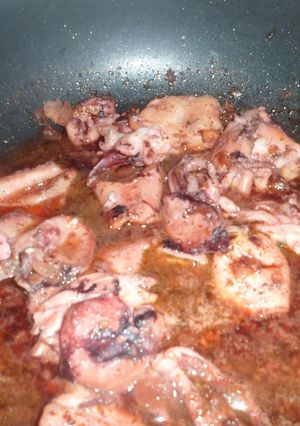Una foto de Calamares al vino blanco
