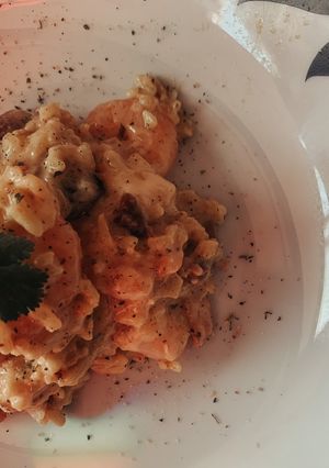 Una foto de Risotto al curry de camarones y champiñón 😃