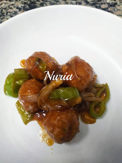 Una foto de Albóndigas en salsa agridulce