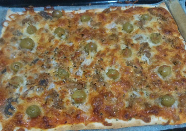 Pizza de atún y anchoas