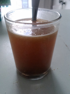 Una foto de Agua tibia con limón (detox)