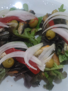 Una foto de Montaditos de sardinillas en escabeche
