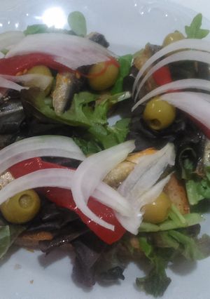 Una foto de Montaditos de sardinillas en escabeche