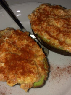 Una foto de Aguacates rellenos