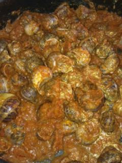 Una foto de Caracoles en salsa