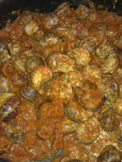 Una foto de Caracoles en salsa
