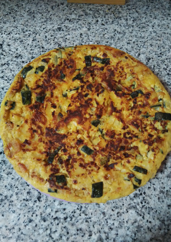 Una foto de Tortilla de patatas y calabacín para tupper