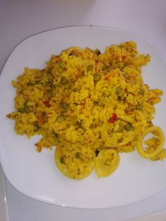 Una foto de Arroz con calamares