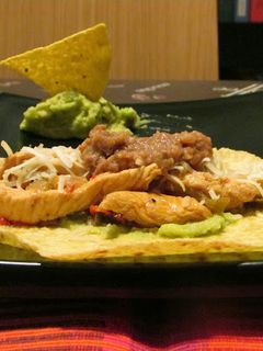 Una foto de Fajitas de pollo con guacamole