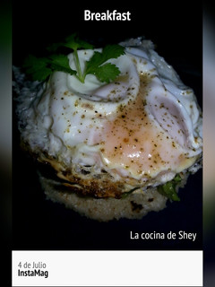 Una foto de Huevo frito con guacamole y crocante de casabe