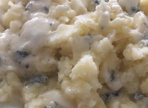 Una foto de Puré de papas con roquefort