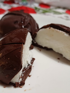 Foto di Semisfere al cocco e cioccolato 🥥🍫