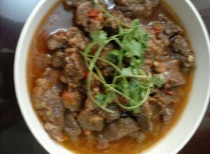 Hình của món THỊT BÒ SỐT VANG.