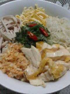 Hình của món BÚN THANG.
