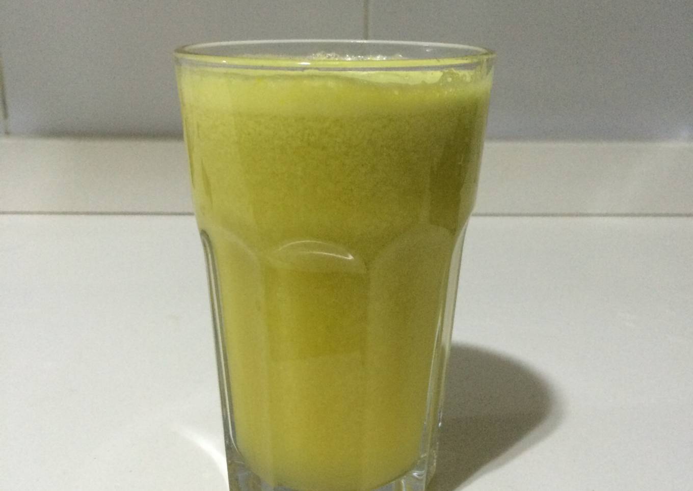 Zumo de Naranja, Pera, Manzana y jengibre para las nausea del embarezo