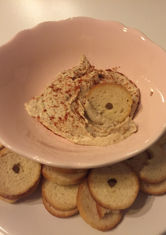 Una foto de Hummus DIP