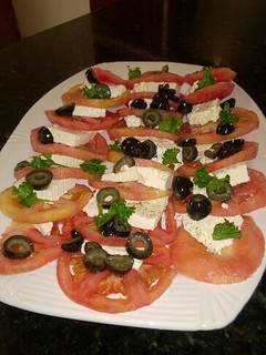 Una foto de Ensalada de aceitunas negras