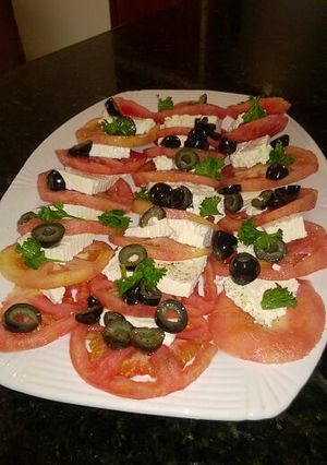 Una foto de Ensalada de aceitunas negras