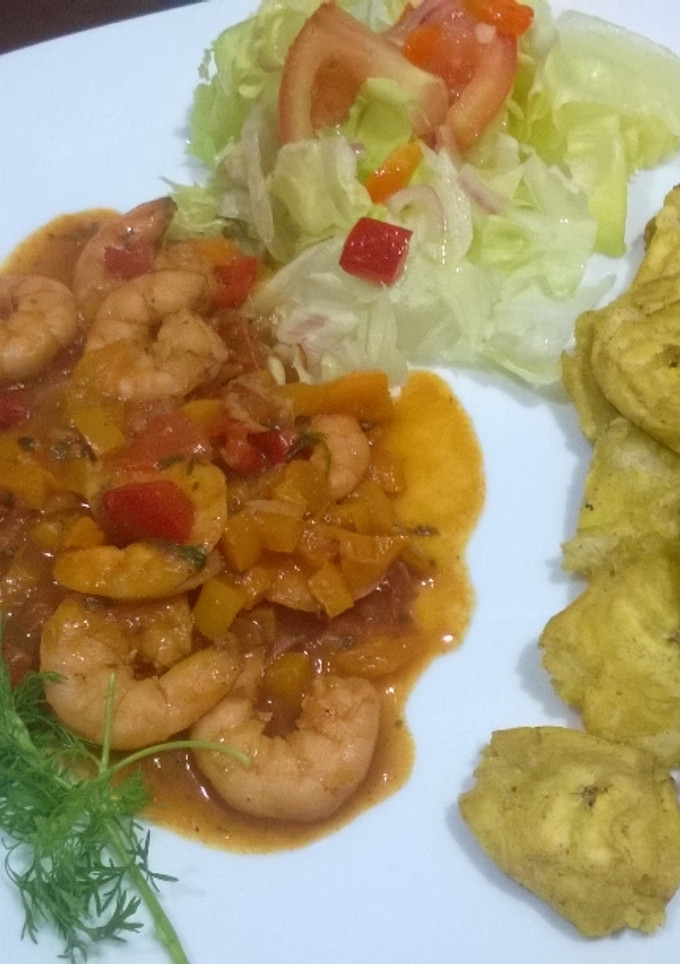Una foto de Camarones a la criolla
