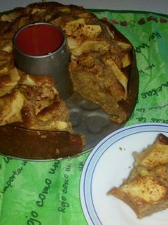 Una foto de Bizcocho integral de melocotón y manzana.