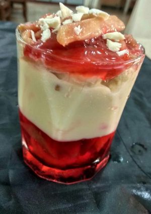 A picture of Jelly Fruit Custard.