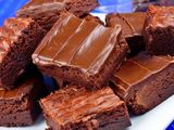Exquisito y sencillo dulce de chocolate en microondas 