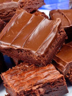 Una foto de Exquisito y sencillo dulce de chocolate en microondas