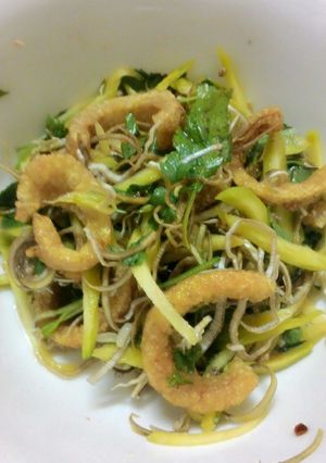 Hình của món Nộm bì heo hoa chuối.